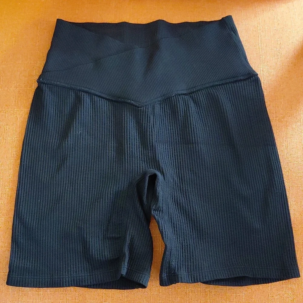 Colsie Black Ribbed Shorts
